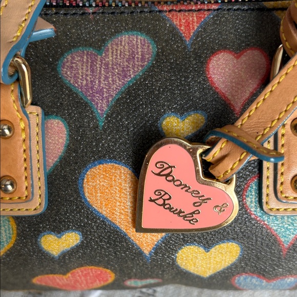 VINTAGE Dooney & Bourke Scribble Hearts Mini Barrel bag - Picture 4 of 12